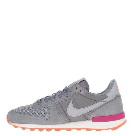 grijze nike schoenen dames|Dames Grijs Schoenen .